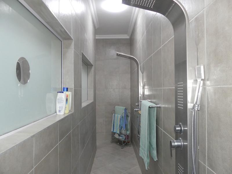 5 Bedroom Property for Sale in Britannia Bay Western Cape